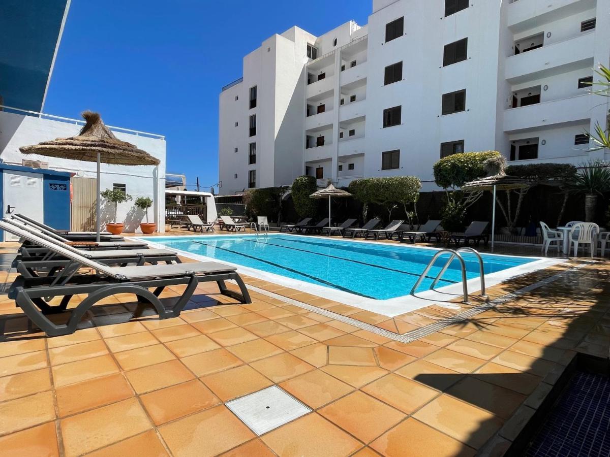 Apartamentos Cel Blau Santa Eularia des Riu Ngoại thất bức ảnh