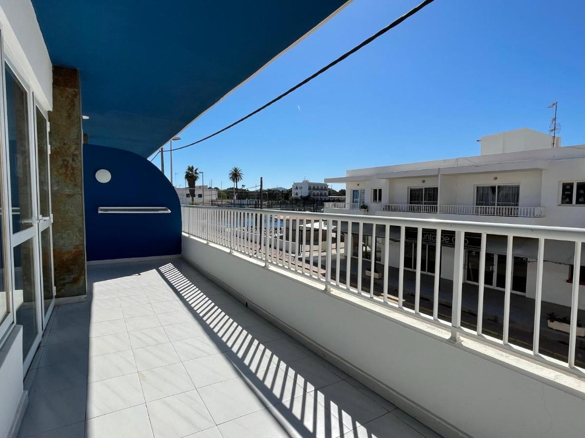 Apartamentos Cel Blau Santa Eularia des Riu Ngoại thất bức ảnh